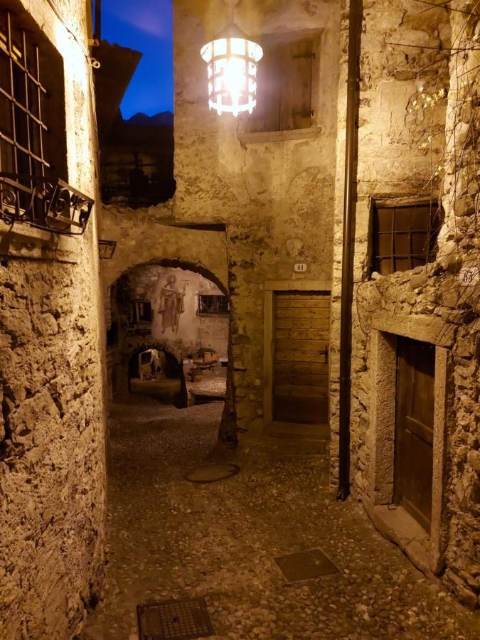 La Piazzetta Di Canale B&B Тенно Екстер'єр фото