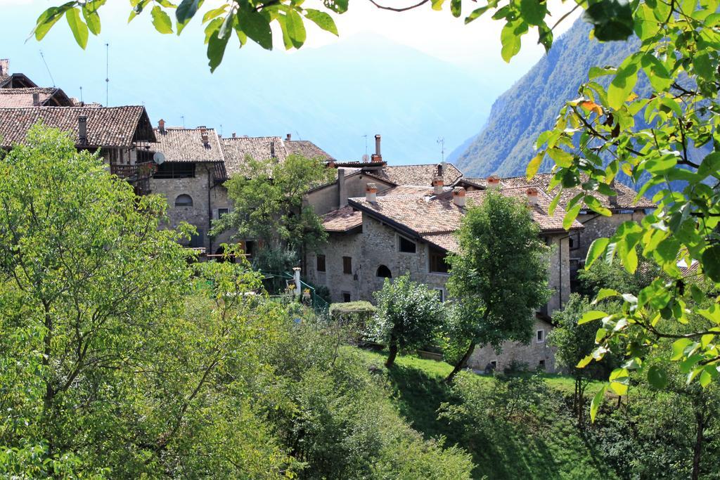 La Piazzetta Di Canale B&B Тенно Екстер'єр фото