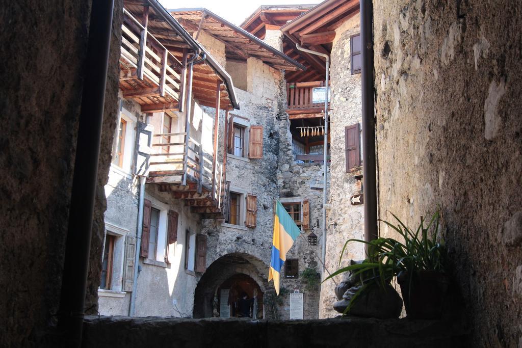La Piazzetta Di Canale B&B Тенно Екстер'єр фото