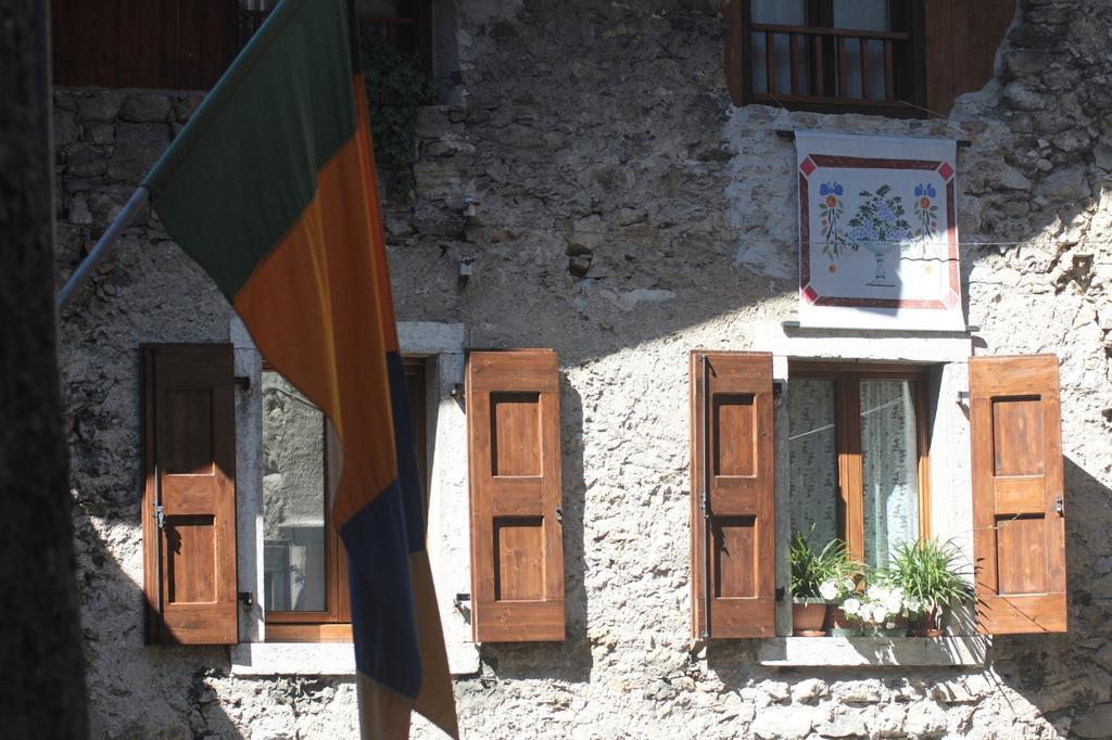 La Piazzetta Di Canale B&B Тенно Екстер'єр фото